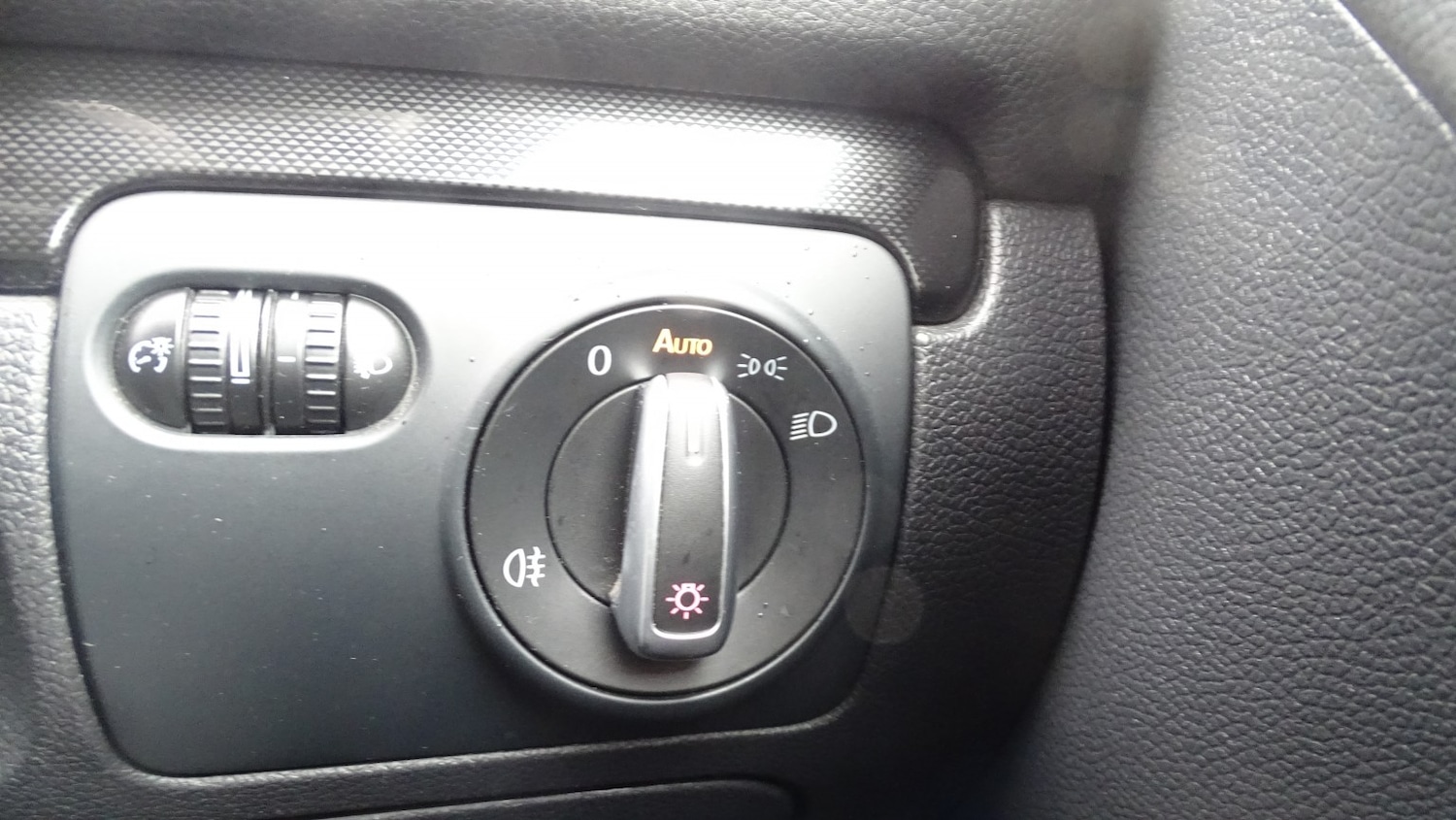 Used Volkswagen Golf 2011 for sale - 77632433: Photo 38