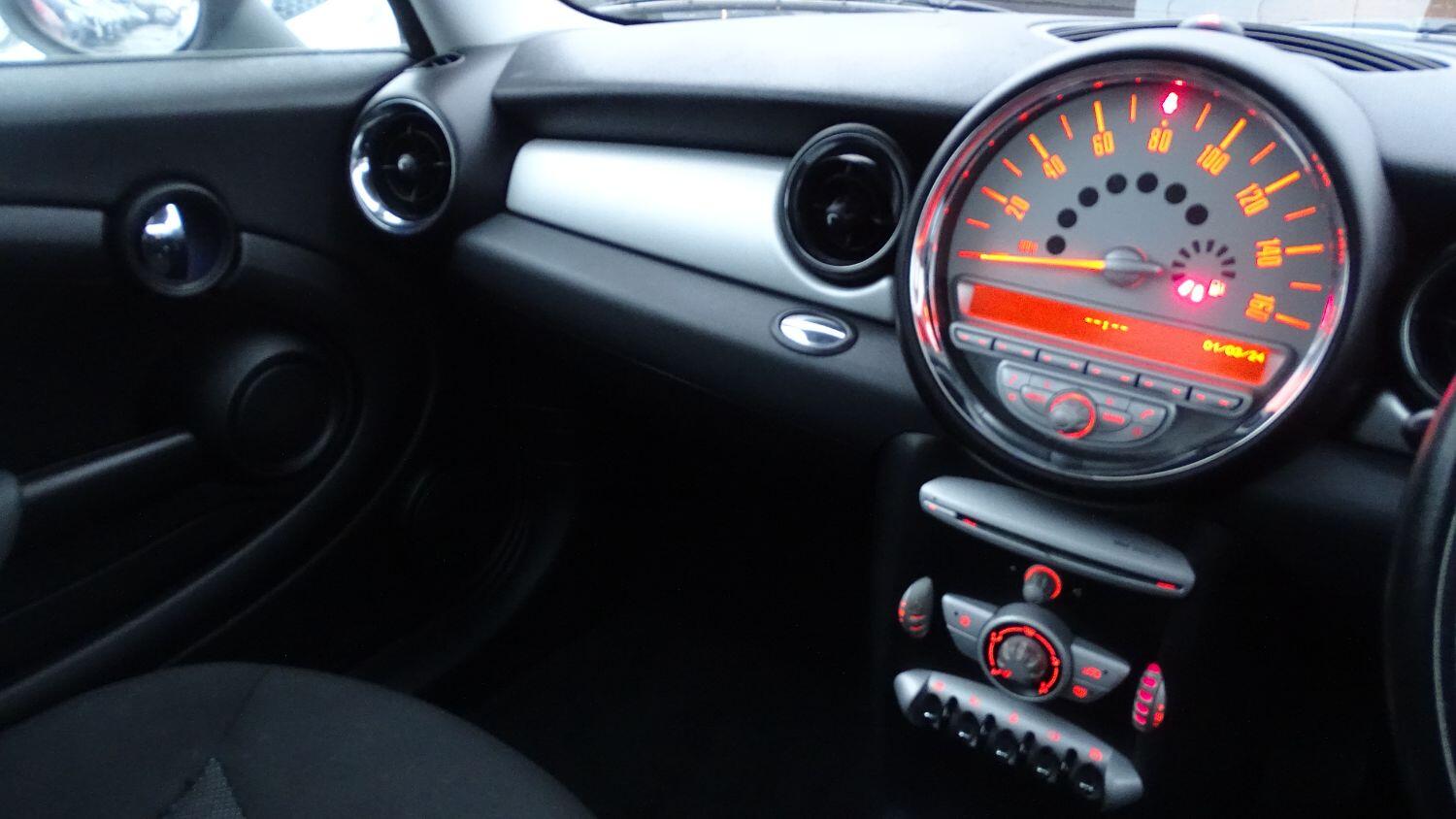 Used MINI Hatch 2009 for sale - 76794679: Photo 24