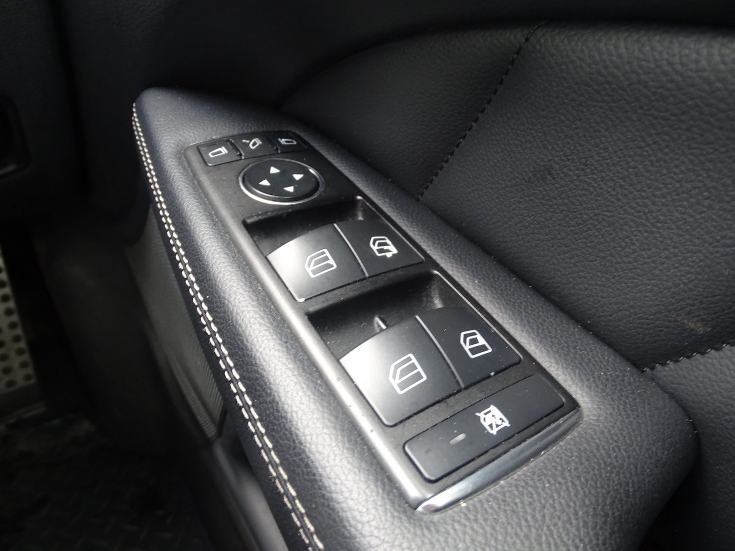 Used Mercedes-Benz CLS 2013 for sale - 76257595: Photo 35