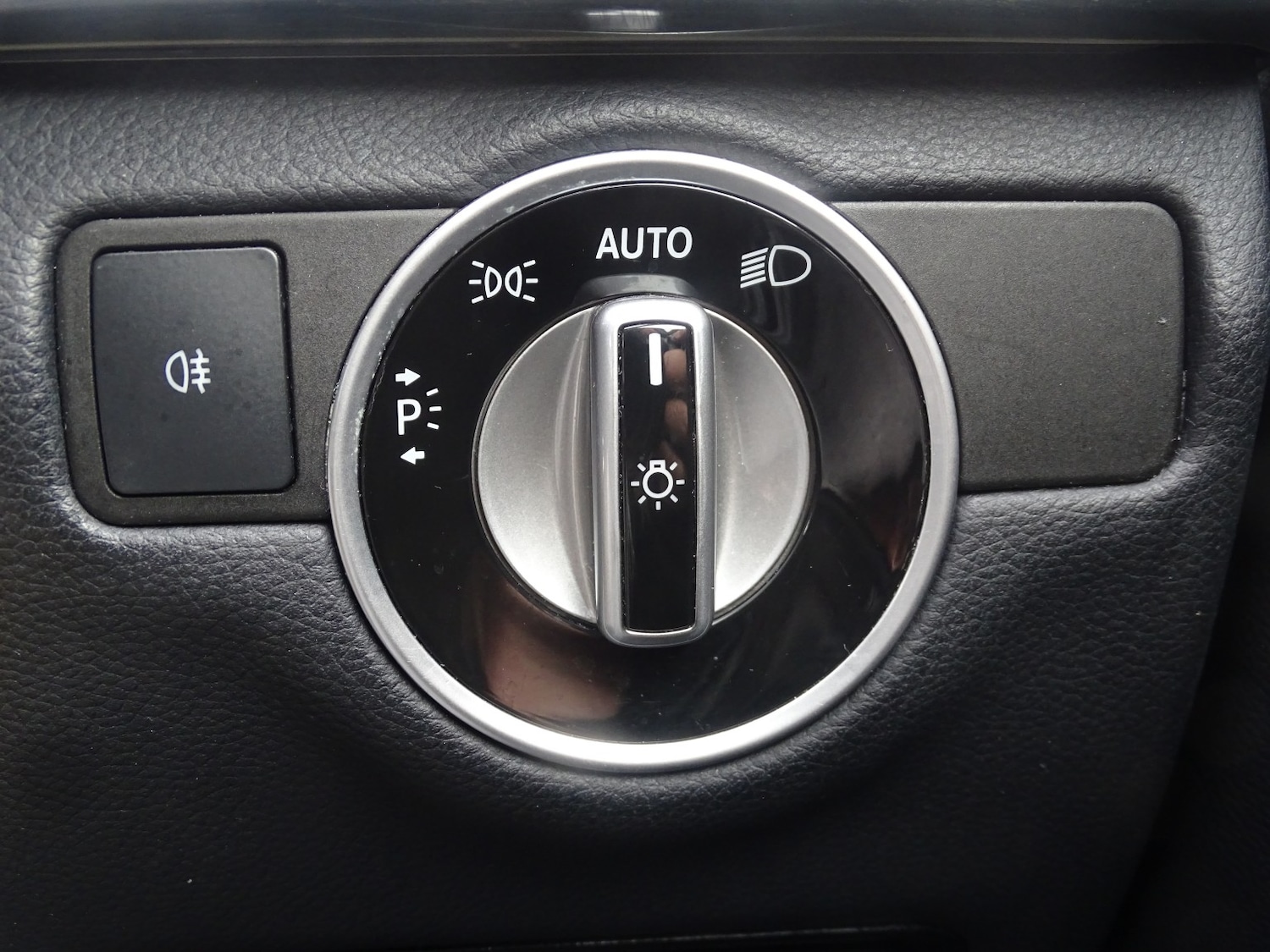 Used Mercedes-Benz CLS 2013 for sale - 76257595: Photo 37