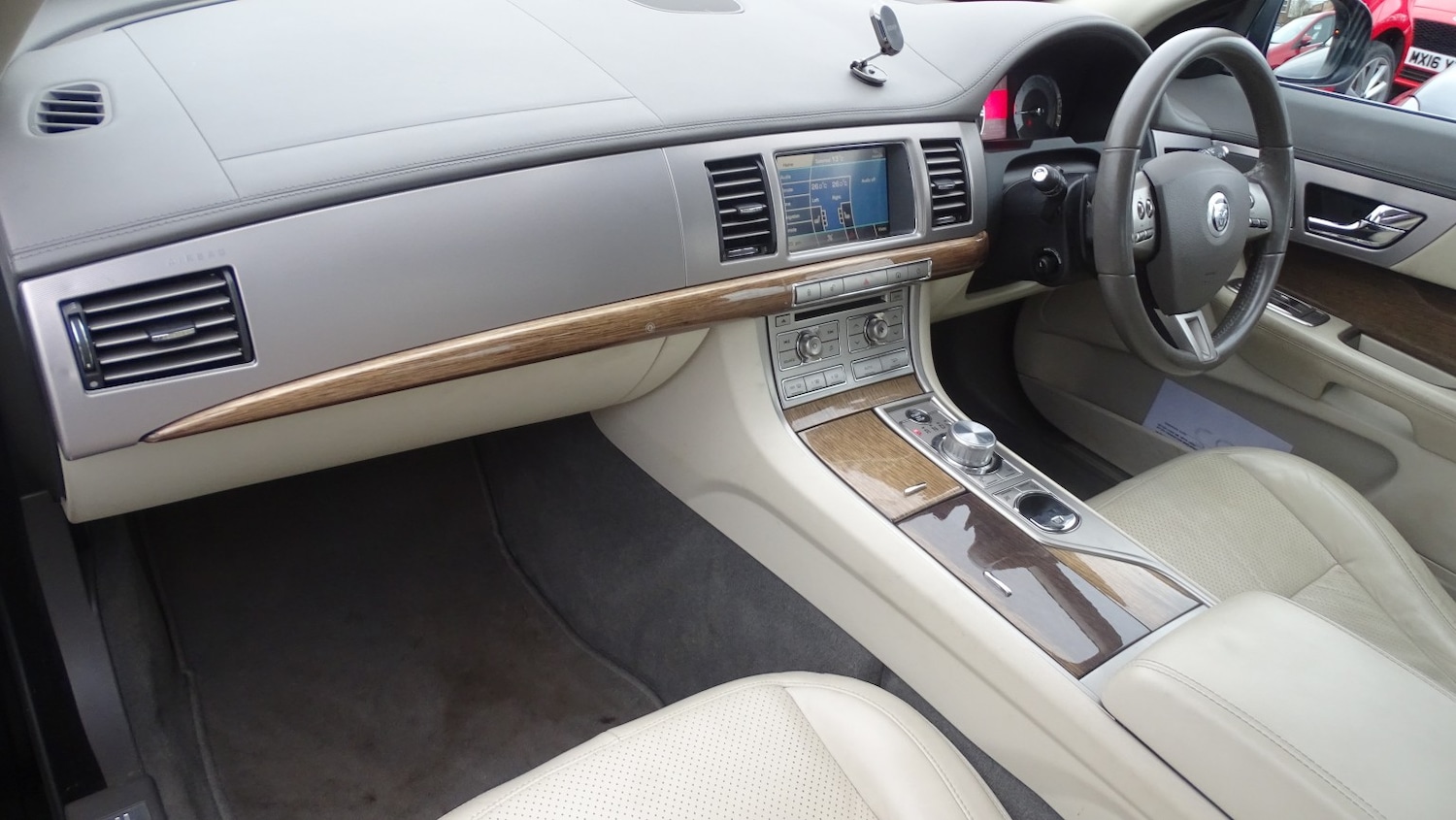 Used Jaguar XF 2010 for sale - 76527363: Photo 35