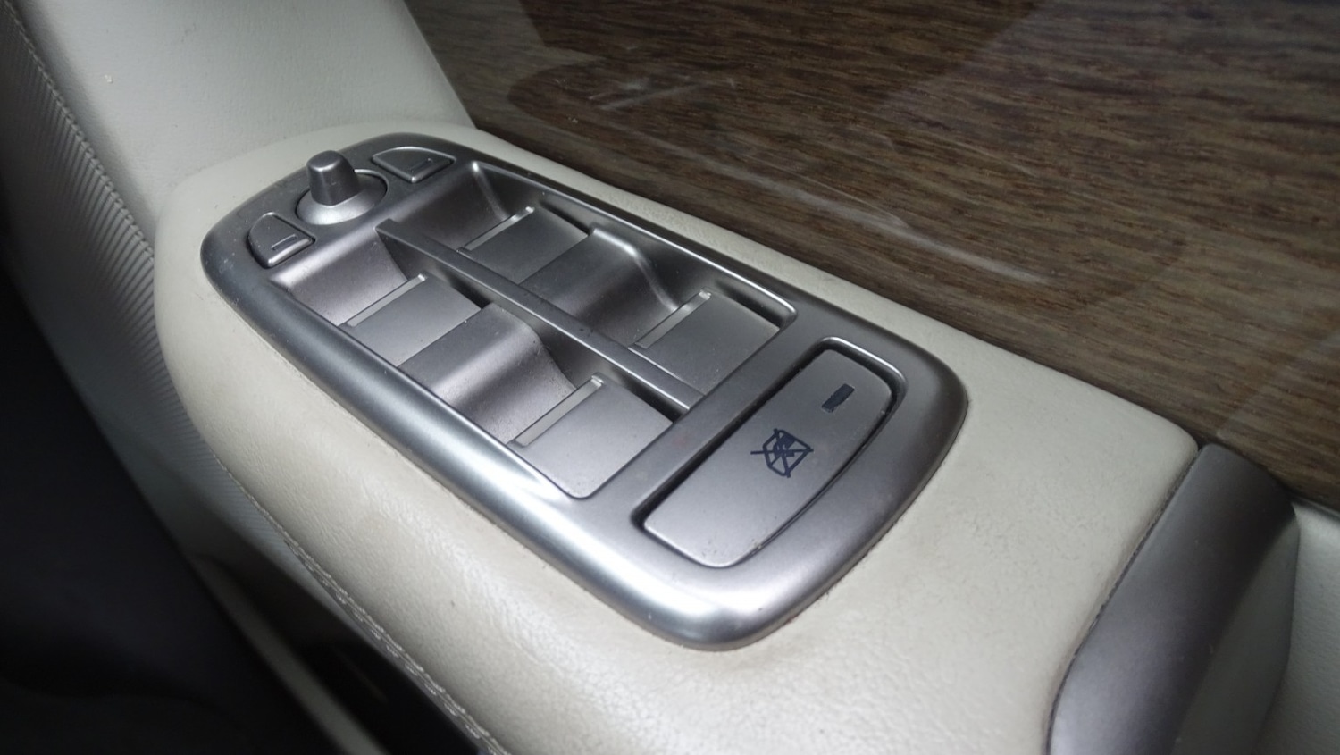 Used Jaguar XF 2010 for sale - 76527363: Photo 37