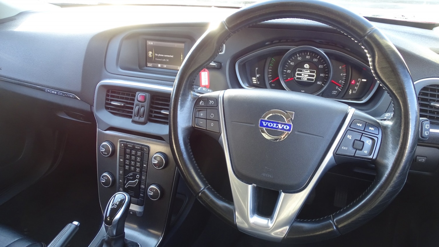 Used Volvo V40 2015 for sale - 77938014: Photo 22