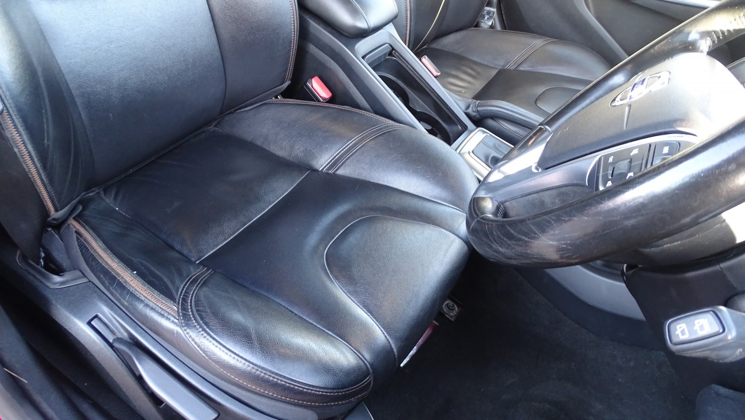 Used Volvo V40 2015 for sale - 77938014: Photo 24