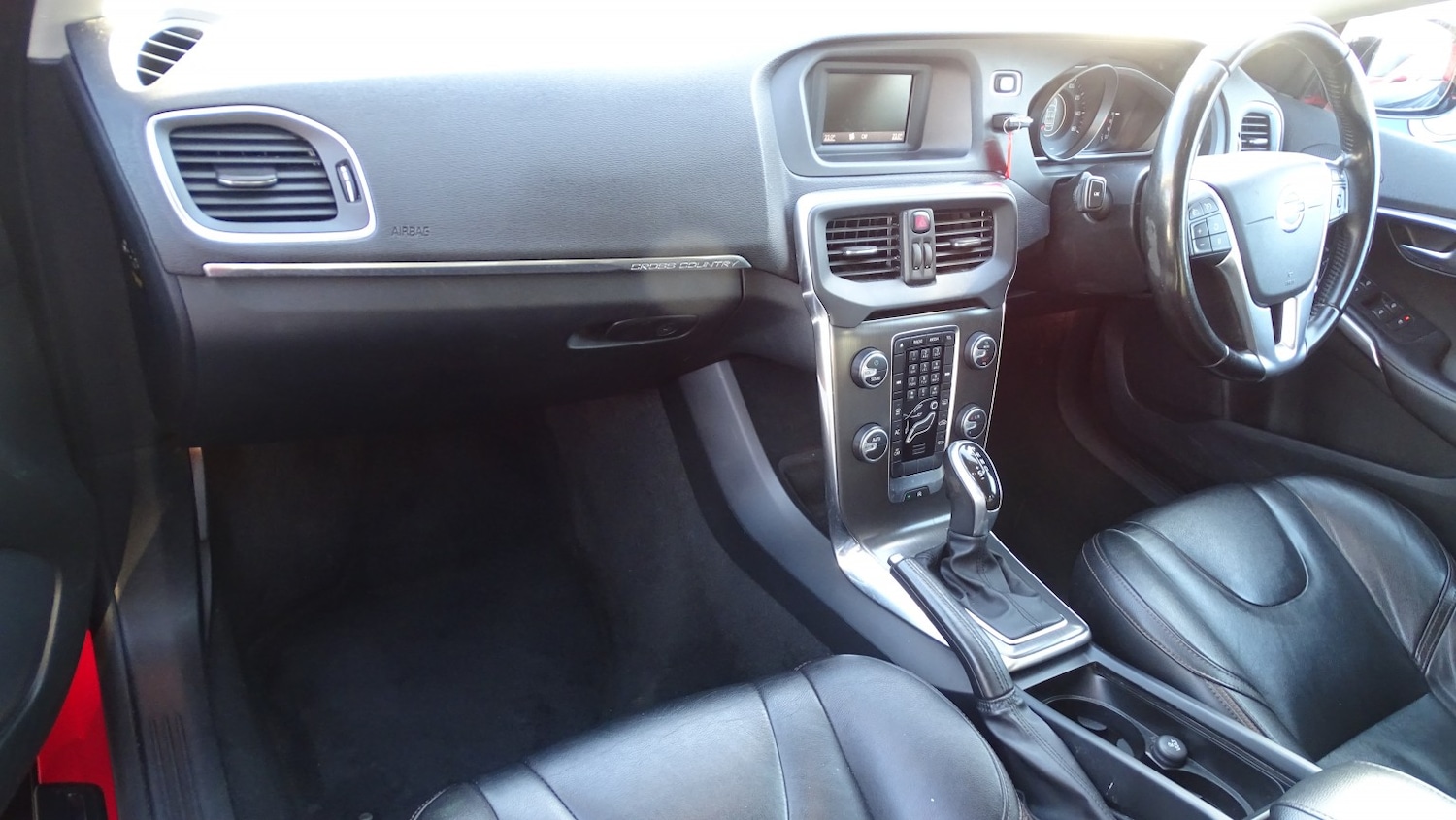 Used Volvo V40 2015 for sale - 77938014: Photo 34