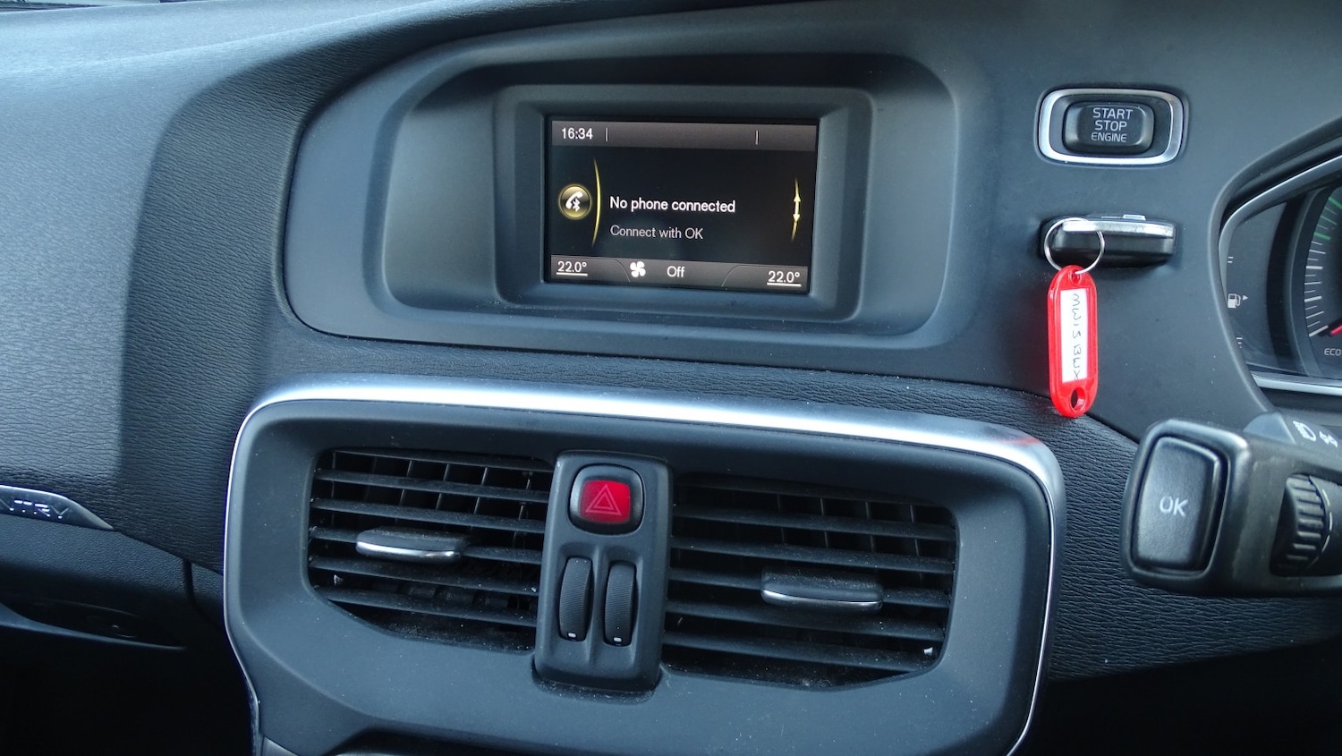 Used Volvo V40 2015 for sale - 77938014: Photo 41