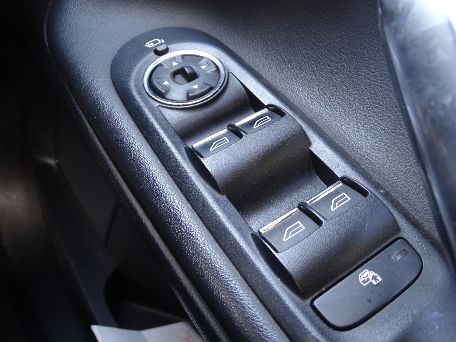 Used Ford Mondeo 2012 for sale - 76369380: Photo 34