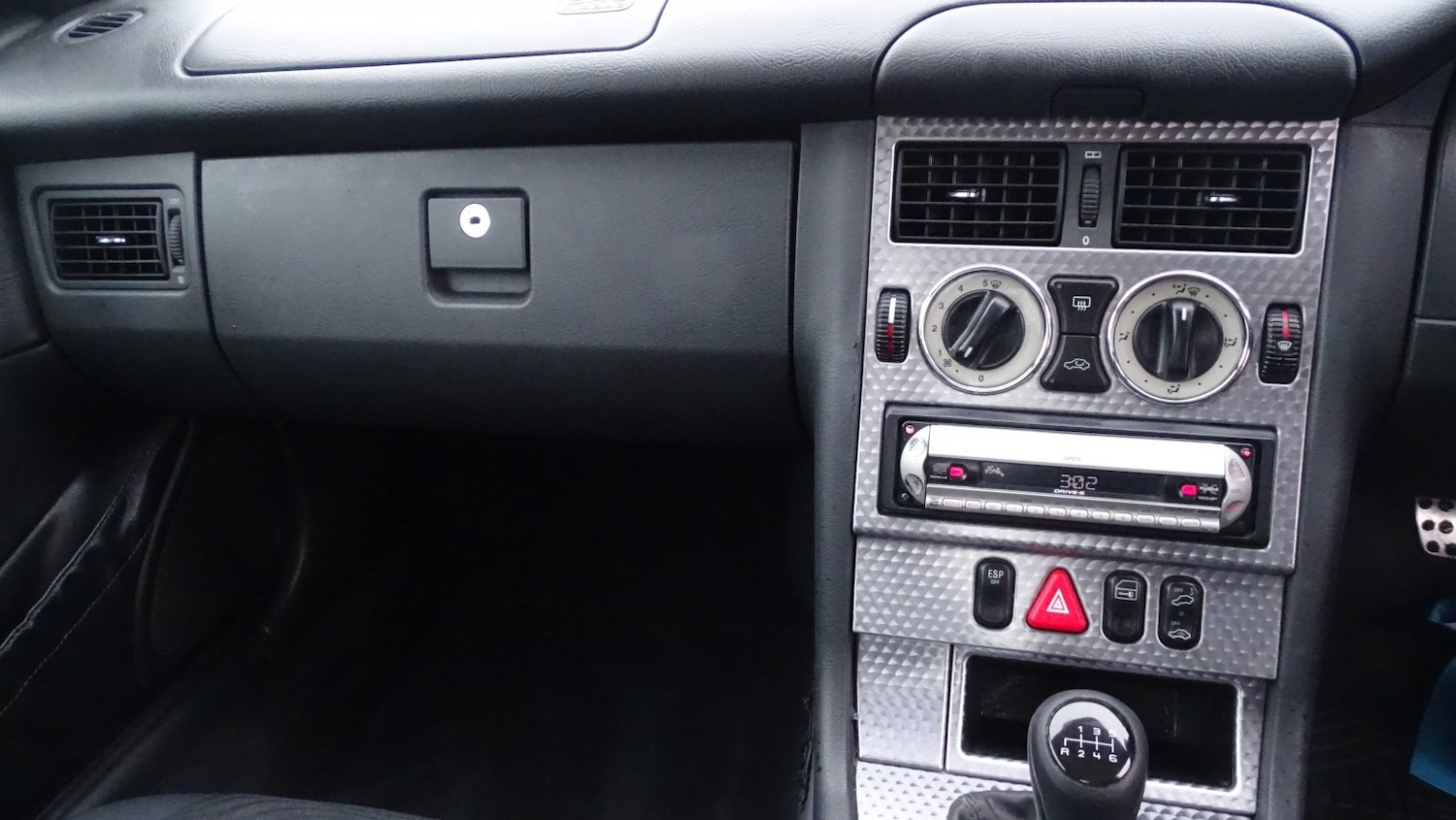 Used Mercedes-Benz SLK 2001 for sale - 77535919: Photo 25