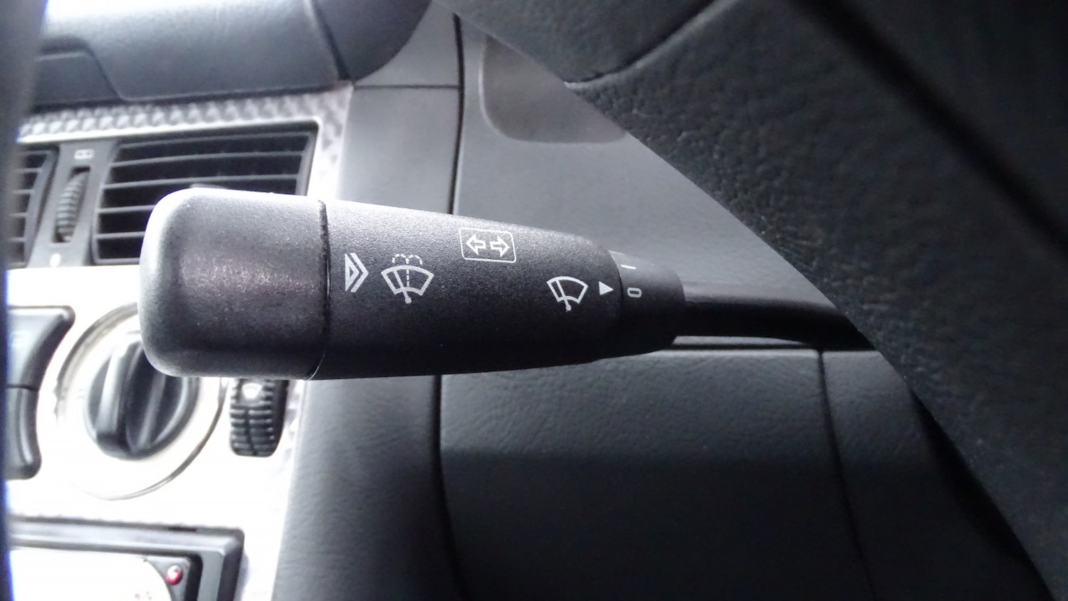 Used Mercedes-Benz SLK 2001 for sale - 77535919: Photo 30