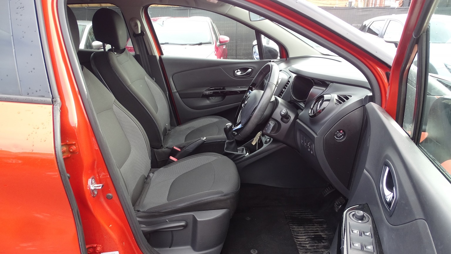 Used Renault Captur 2015 for sale - 76836967: Photo 17