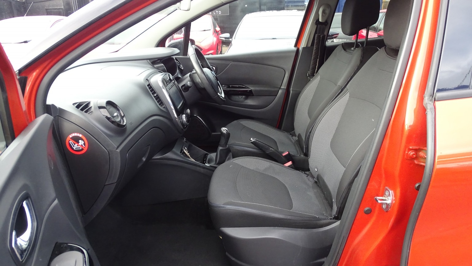 Used Renault Captur 2015 for sale - 76836967: Photo 26