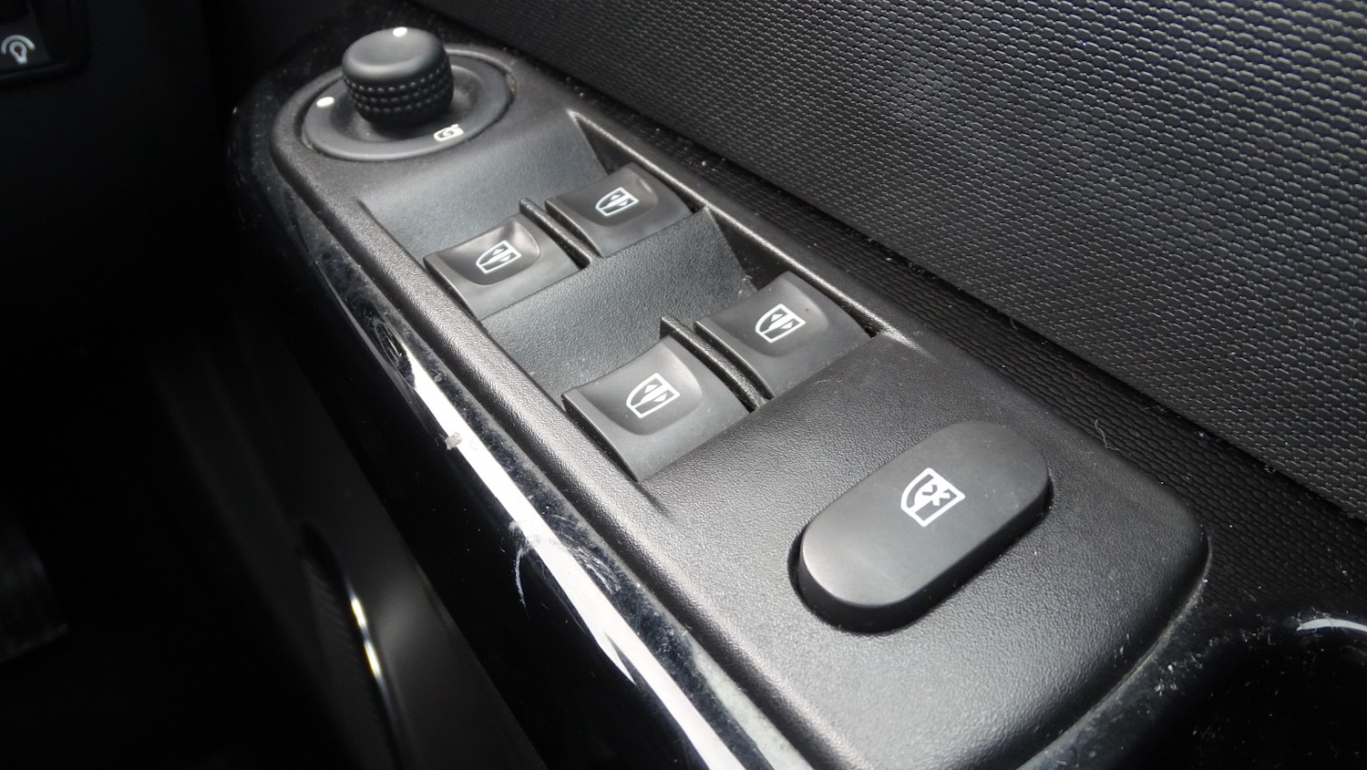 Used Renault Captur 2015 for sale - 76836967: Photo 32