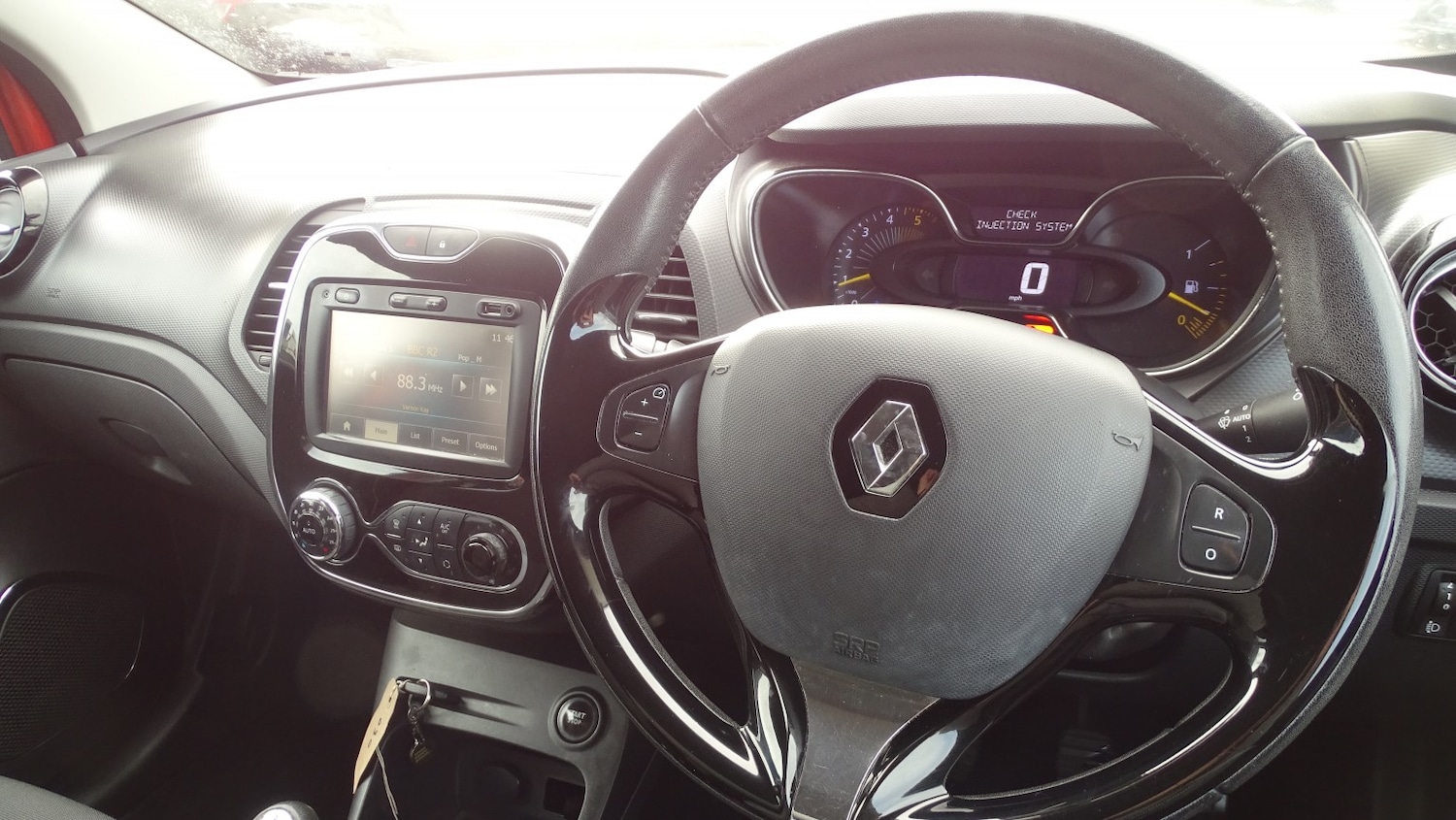 Used Renault Captur 2015 for sale - 76836967: Photo 37