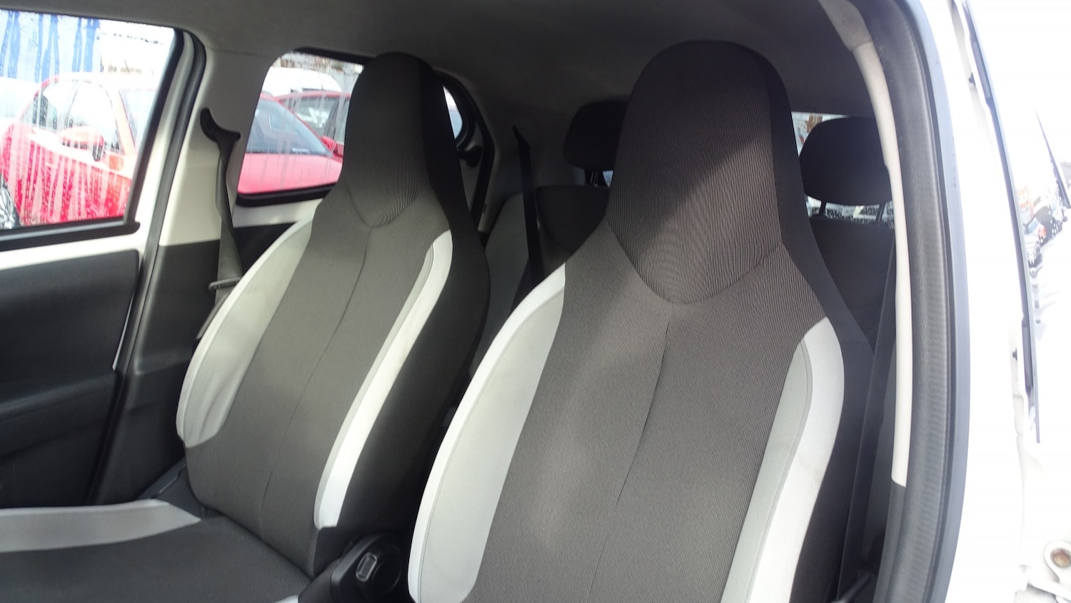 Used Toyota AYGO 2017 for sale - 76836962: Photo 25