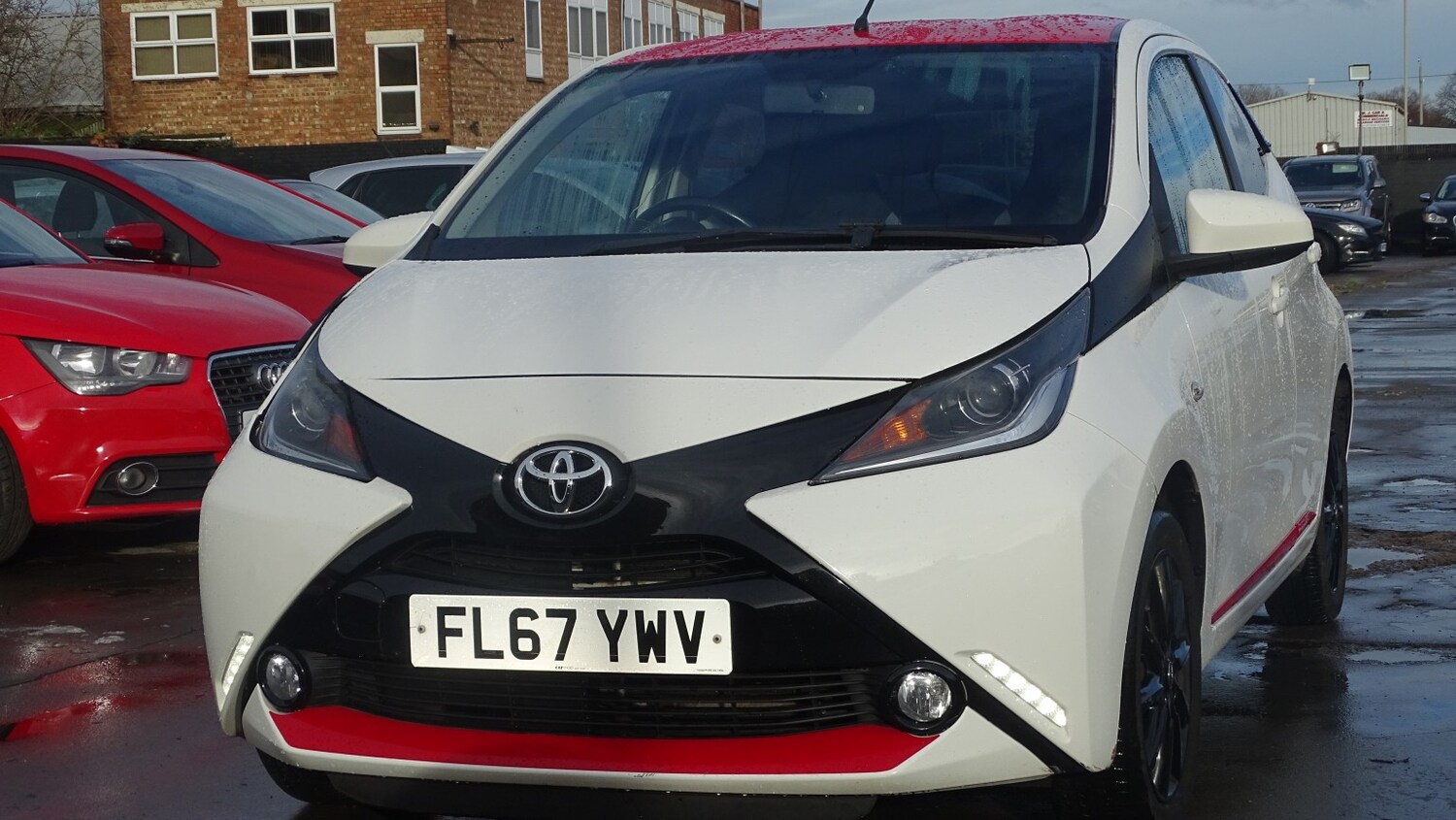Used Toyota AYGO 2017 for sale - 76836962: Photo 6