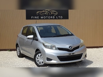 Used Toyota Yaris 2012 for sale - 79531733: Photo