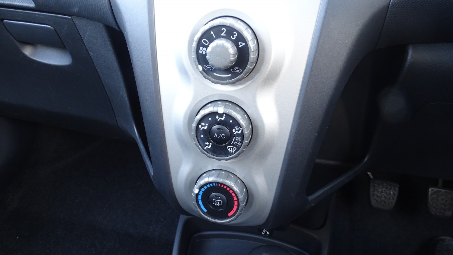 Used Toyota Yaris 2009 for sale - 77721329: Photo 32