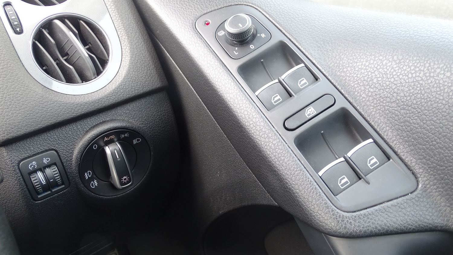 Used Volkswagen Tiguan 2016 for sale - 78197997: Photo 35