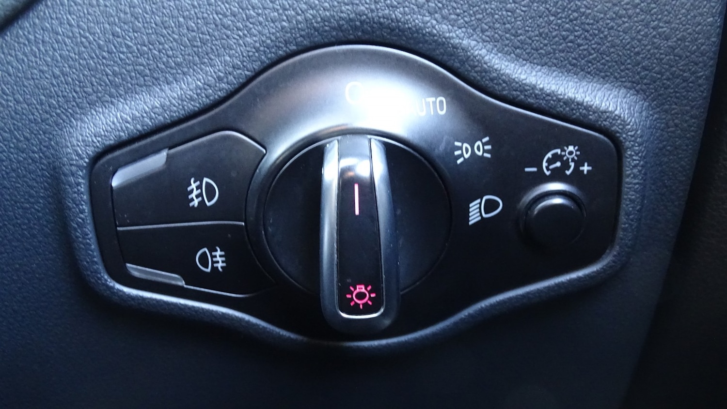 Used Audi Q5 2011 for sale - 77749772: Photo 40