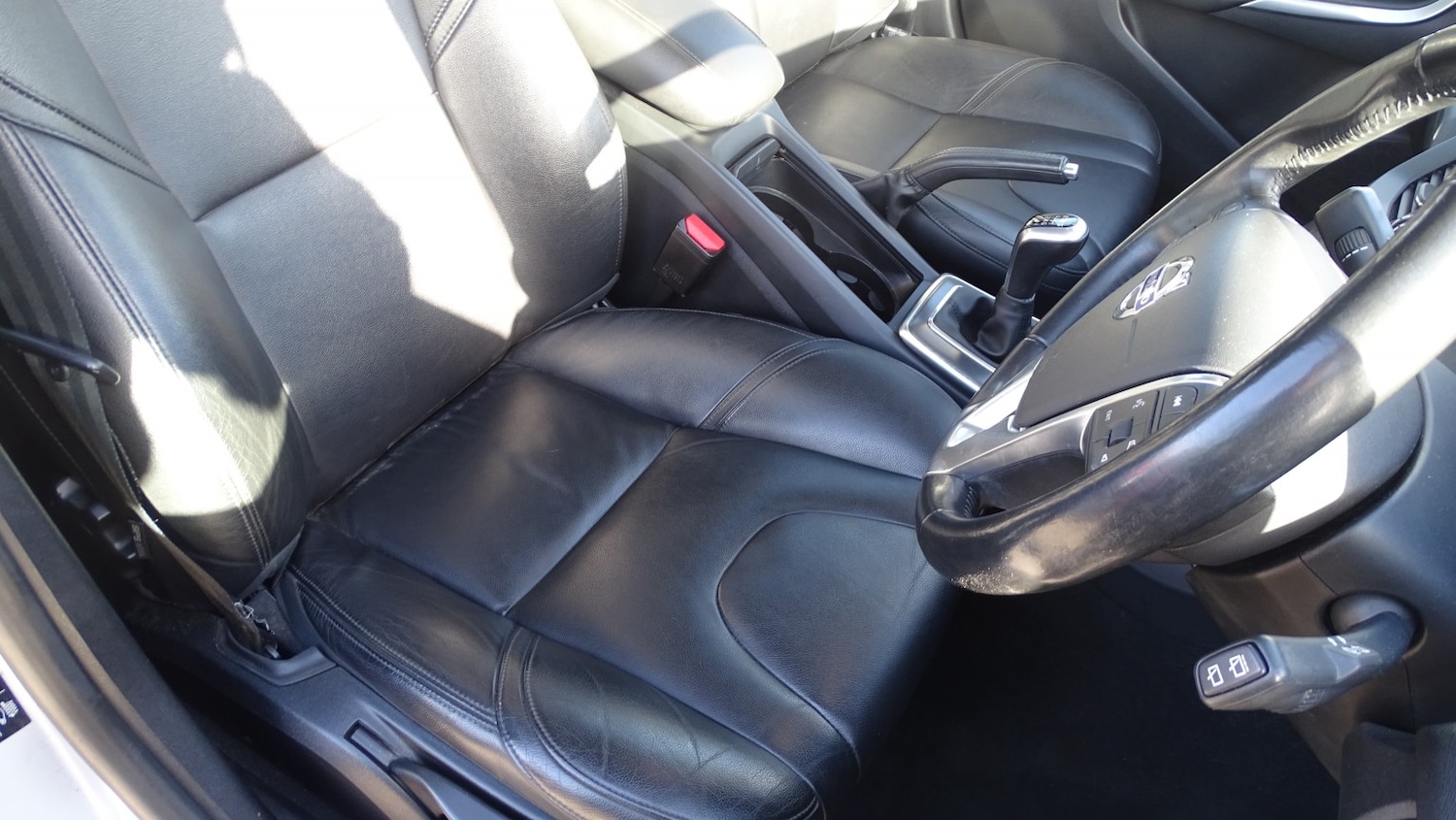 Used Volvo V40 2014 for sale - 78031566: Photo 24