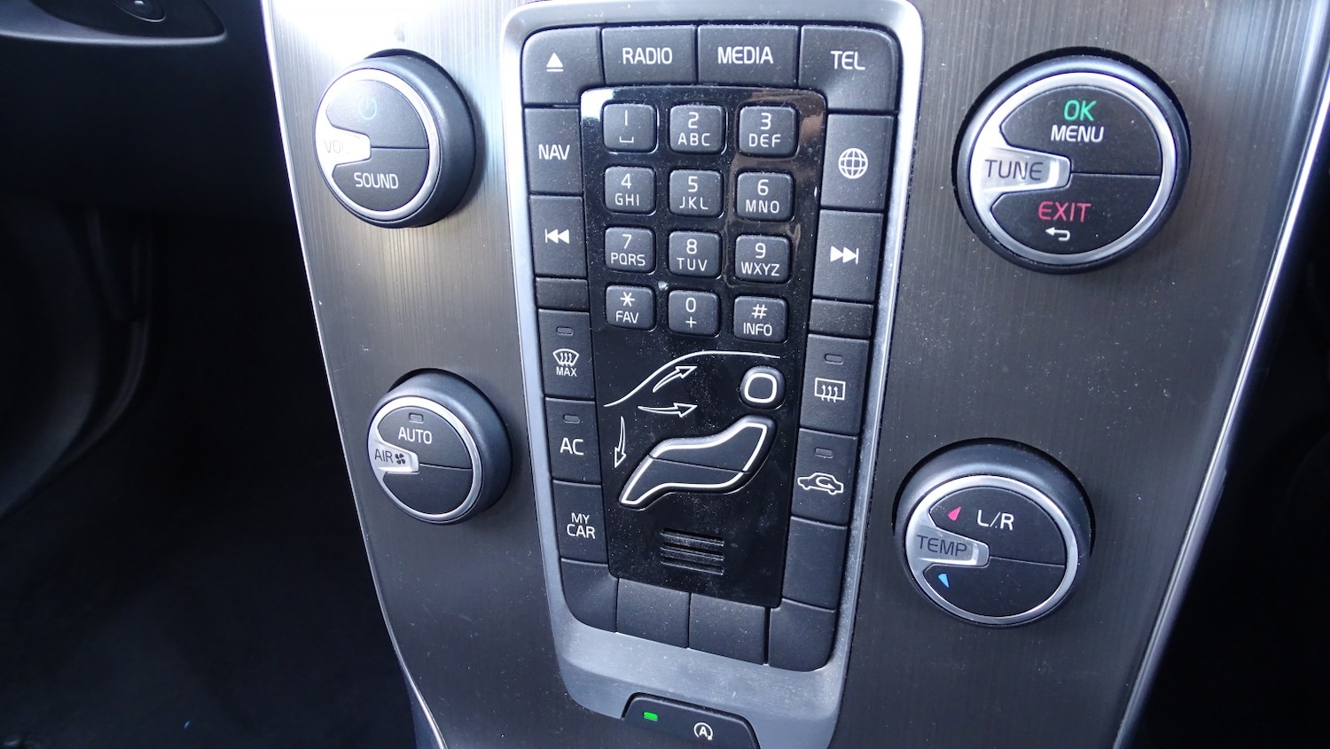 Used Volvo V40 2014 for sale - 78031566: Photo 40