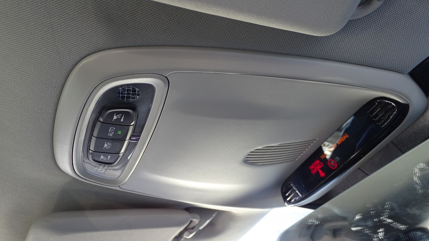 Used Volvo V40 2014 for sale - 78031566: Photo 42