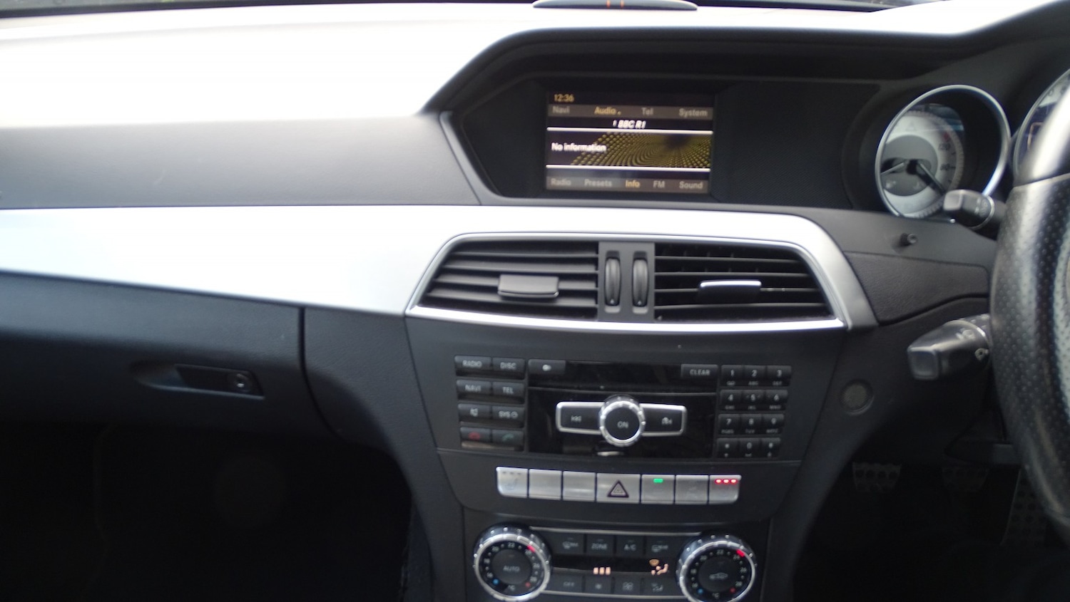 Used Mercedes-Benz C Class 2012 for sale - 77073011: Photo 27