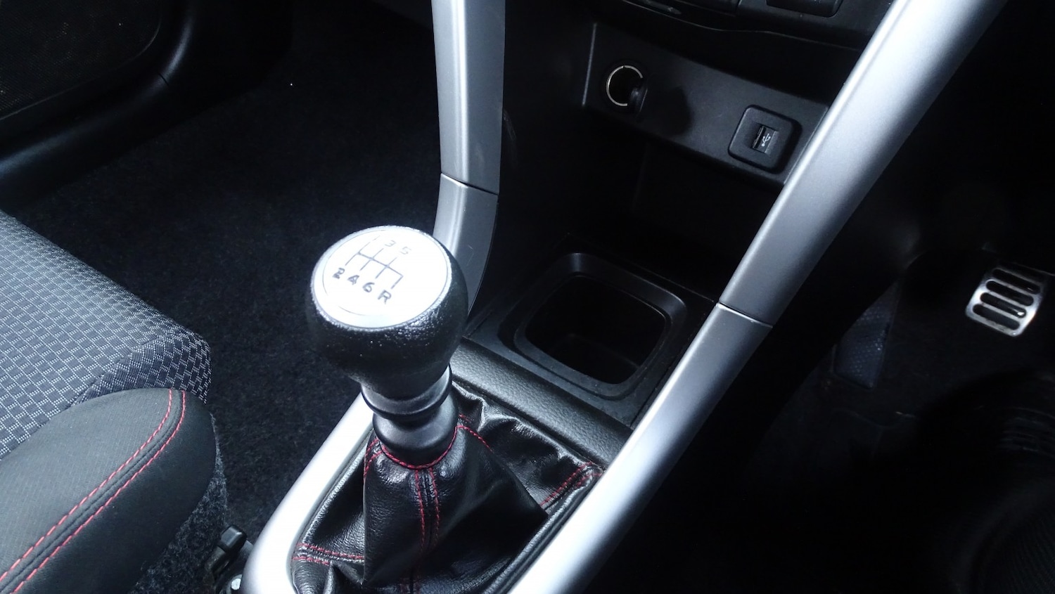 Used Suzuki Swift 2015 for sale - 77385183: Photo 36