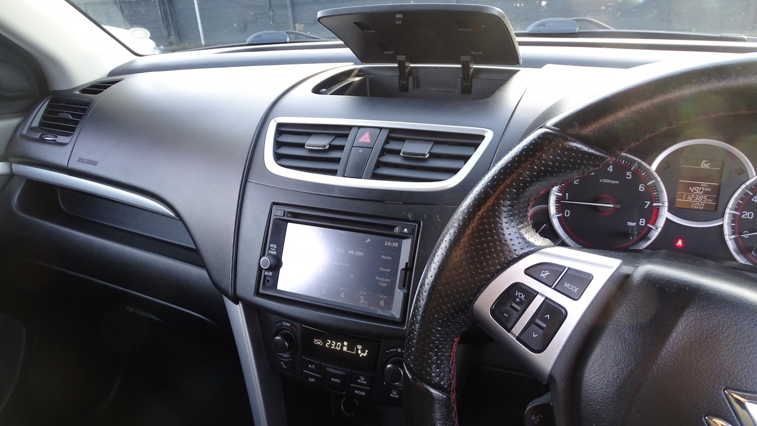 Used Suzuki Swift 2015 for sale - 77385183: Photo 38