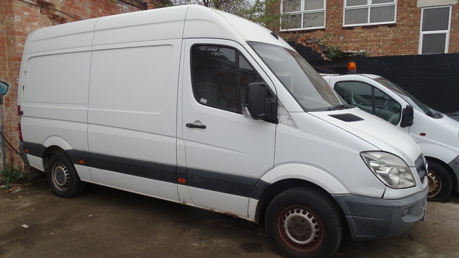 Used Mercedes-Benz Sprinter 2012 for sale - 76380331: Photo 2