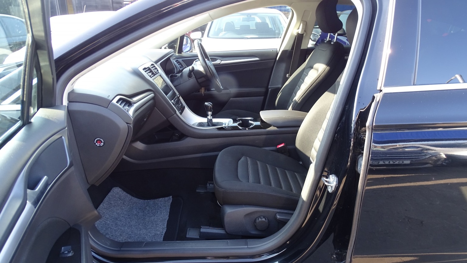 Used Ford Mondeo 2016 for sale - 77749801: Photo 31