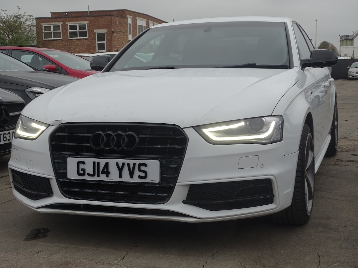 Used Audi A4 2014 for sale - 76257669: Photo 4