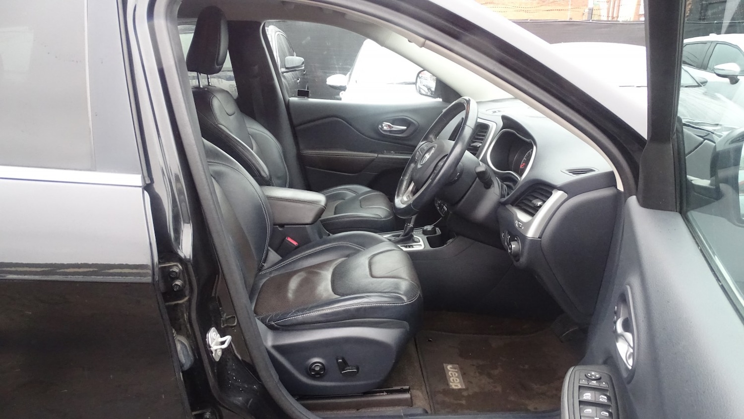 Used Jeep Cherokee 2015 for sale - 76591549: Photo 20