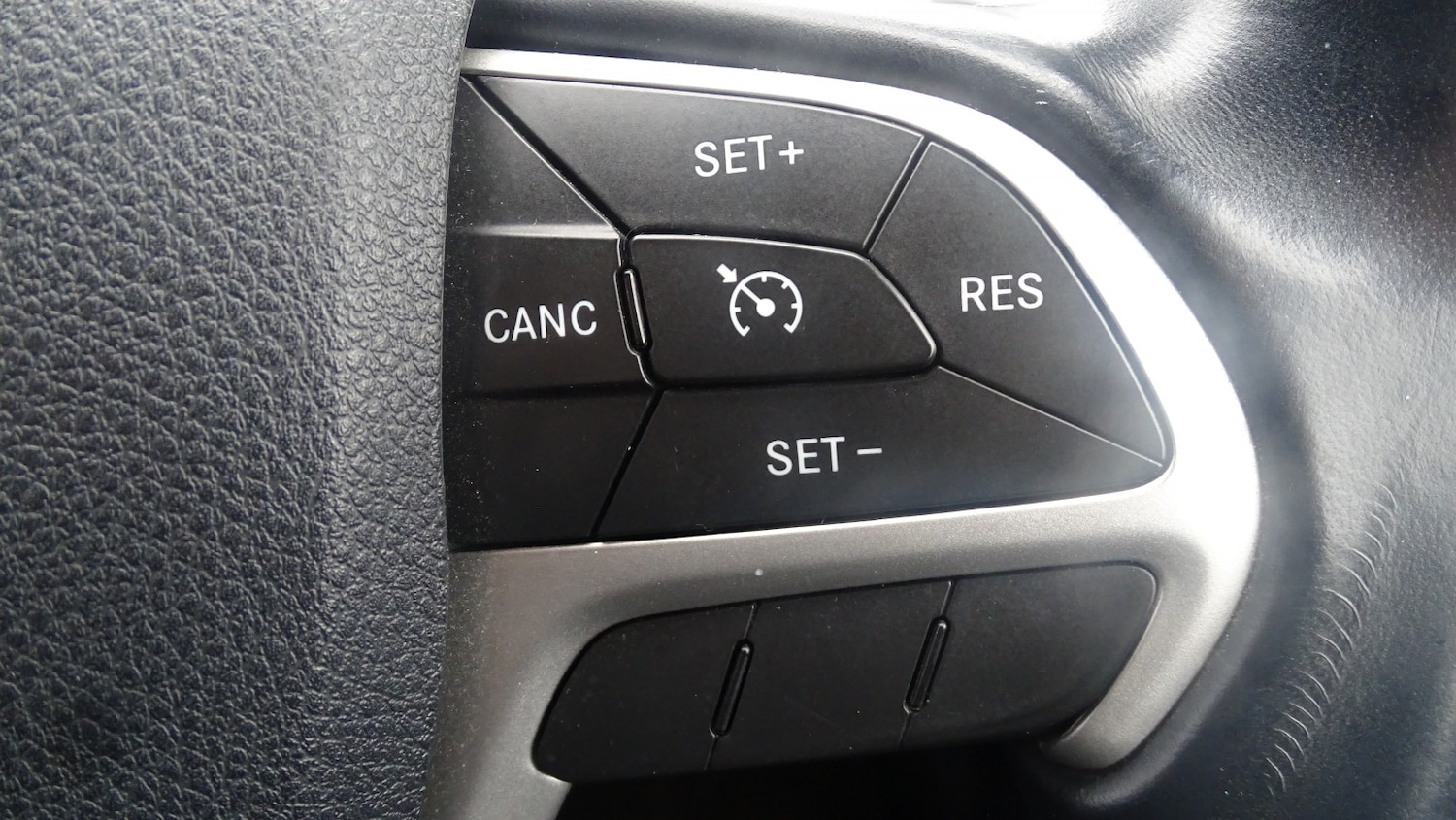 Used Jeep Cherokee 2015 for sale - 76591549: Photo 39