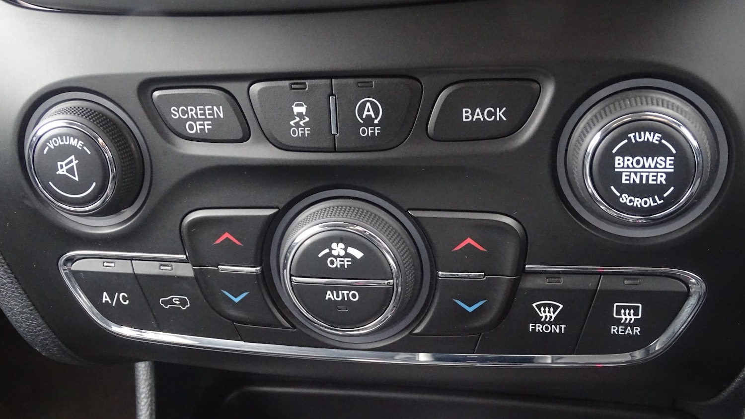 Used Jeep Cherokee 2015 for sale - 76591549: Photo 46