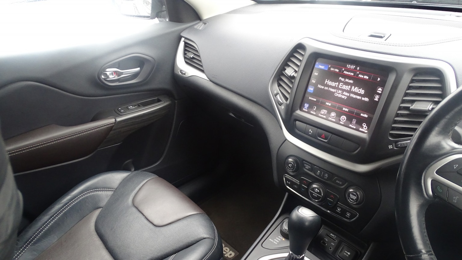 Used Jeep Cherokee 2015 for sale - 76591549: Photo 50