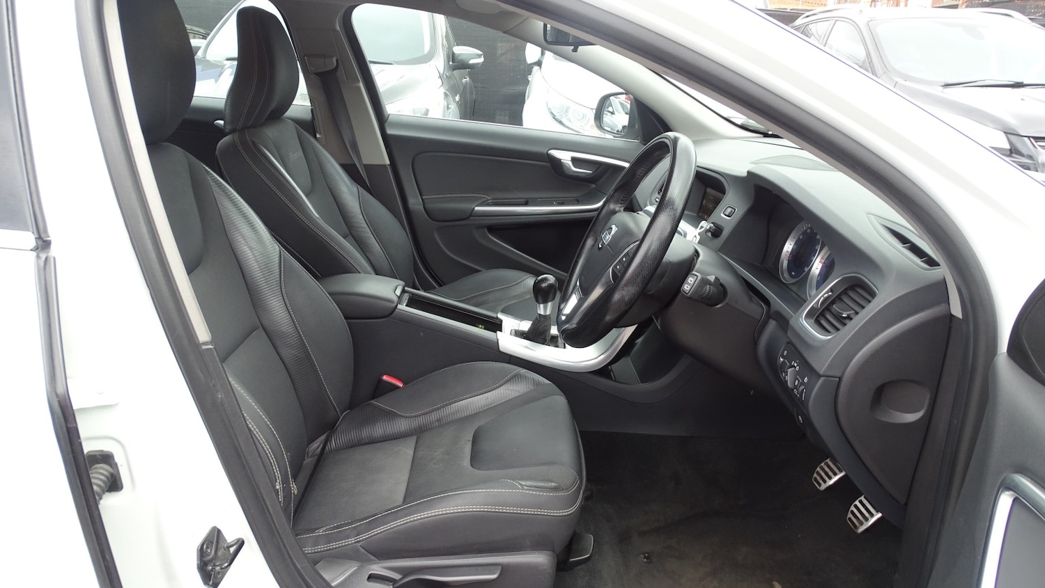 Used Volvo V60 2012 for sale - 78141087: Photo 22