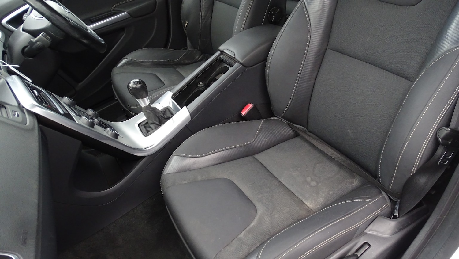 Used Volvo V60 2012 for sale - 78141087: Photo 35