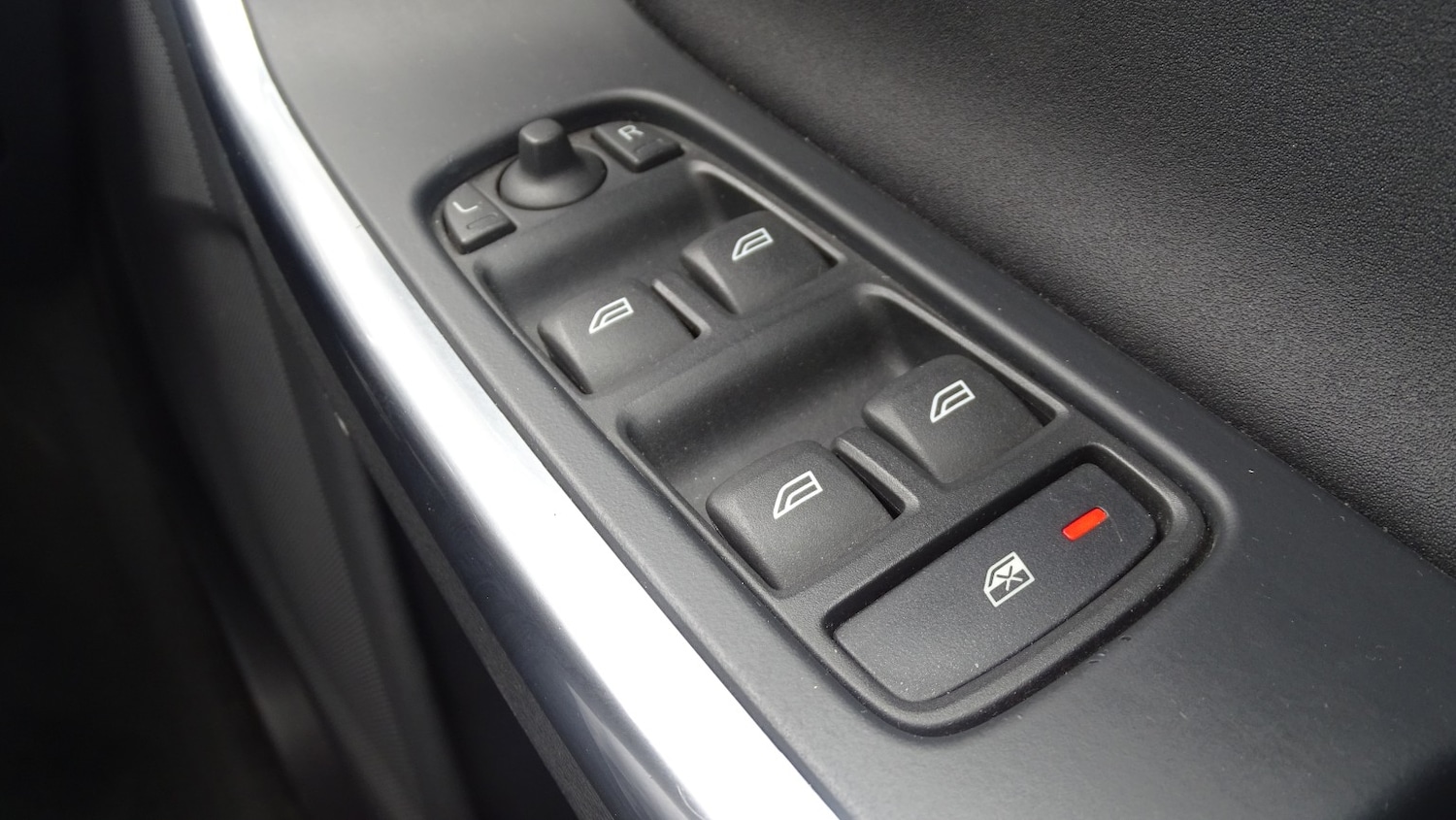 Used Volvo V60 2012 for sale - 78141087: Photo 39