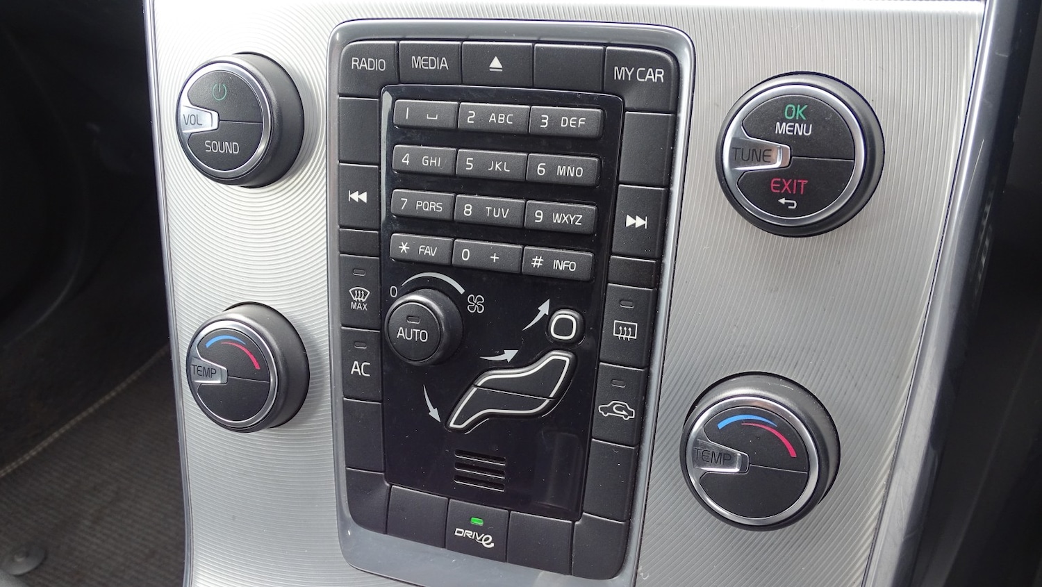 Used Volvo V60 2012 for sale - 78141087: Photo 43