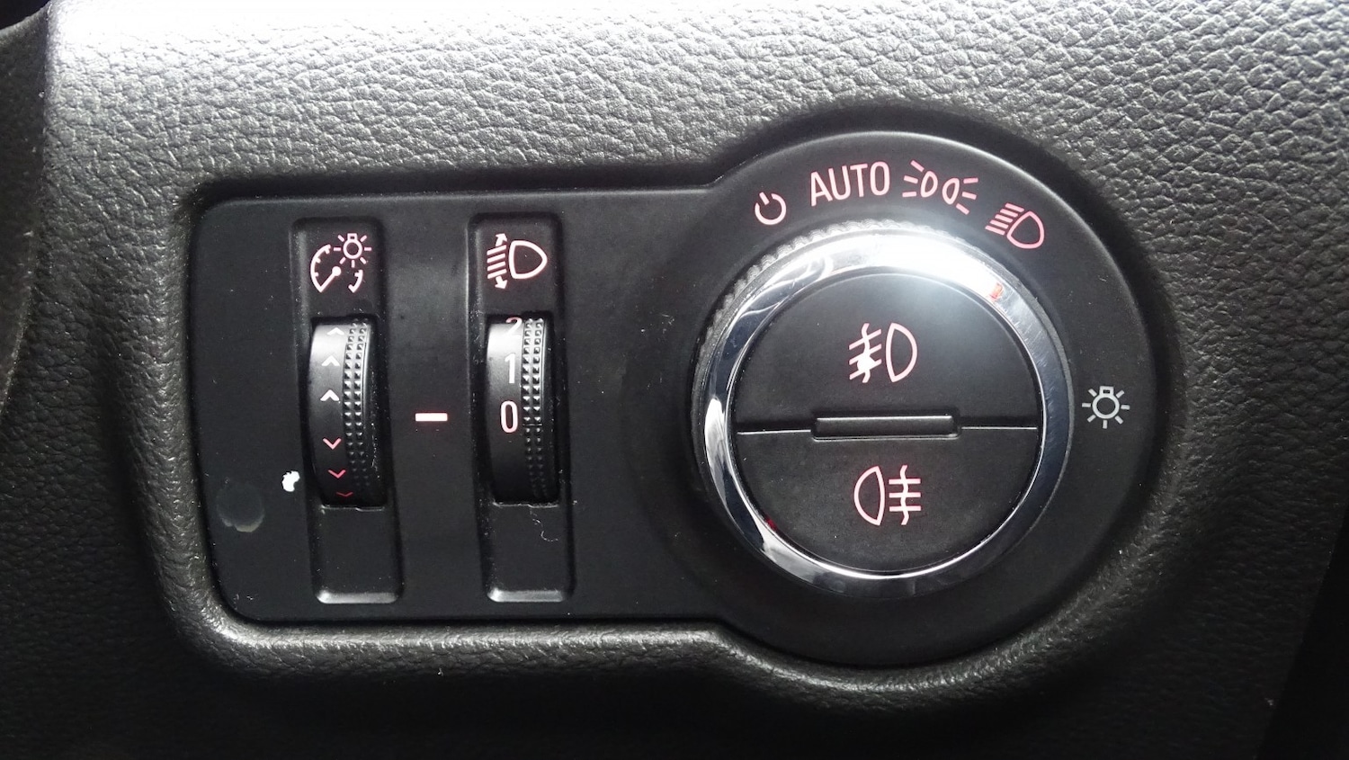 Used Vauxhall Astra 2013 for sale - 76547836: Photo 34