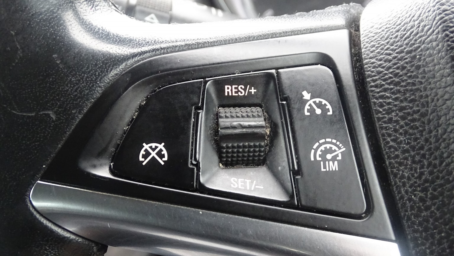 Used Vauxhall Astra 2013 for sale - 76547836: Photo 36