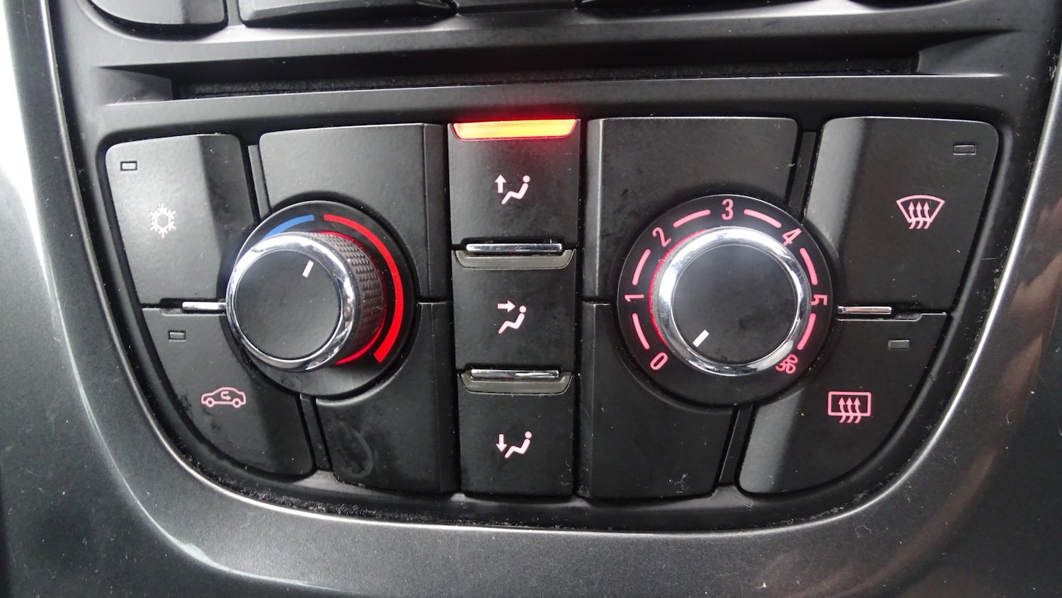 Used Vauxhall Astra 2013 for sale - 76547836: Photo 41