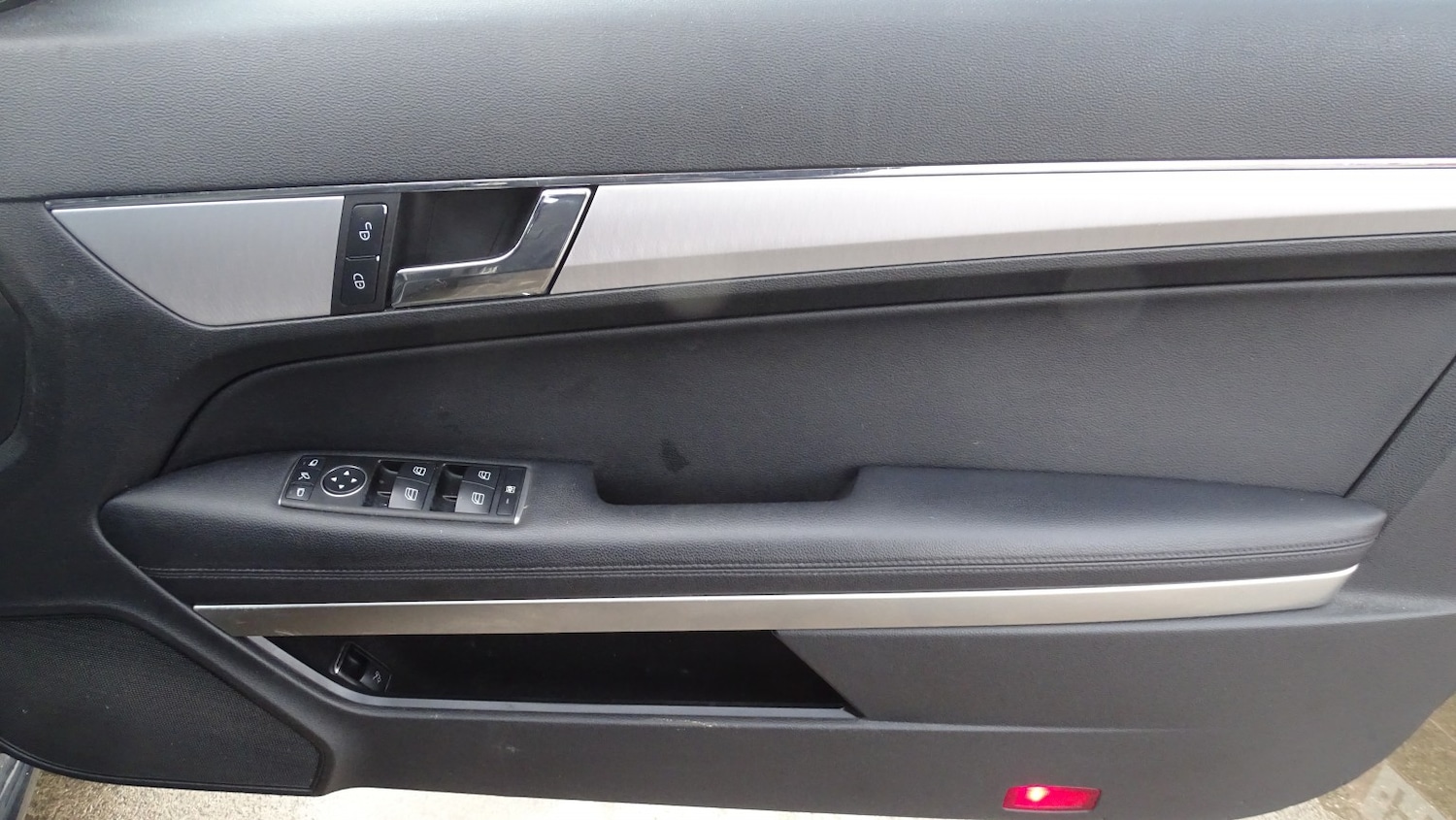 Used Mercedes-Benz E Class 2012 for sale - 77632486: Photo 35