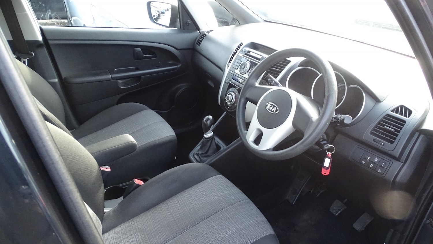 Used Kia Venga 2011 for sale - 76482907: Photo 14