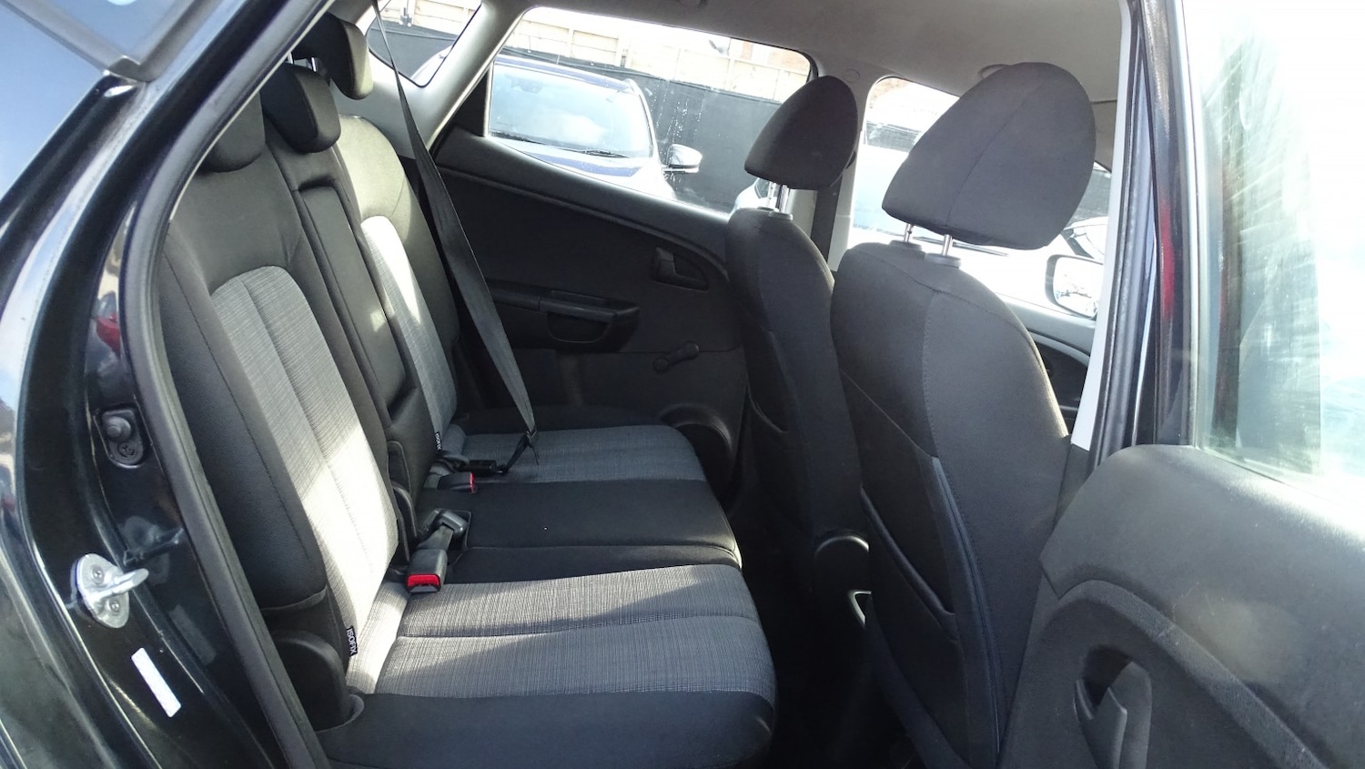 Used Kia Venga 2011 for sale - 76482907: Photo 17