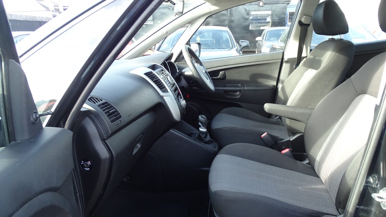 Used Kia Venga 2011 for sale - 76482907: Photo 19