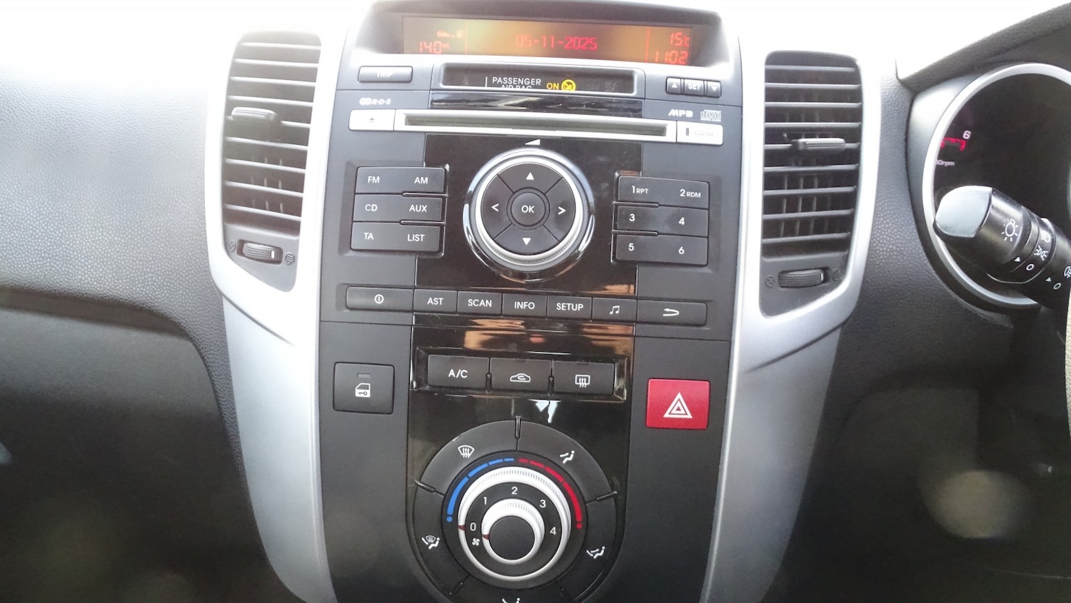 Used Kia Venga 2011 for sale - 76482907: Photo 24