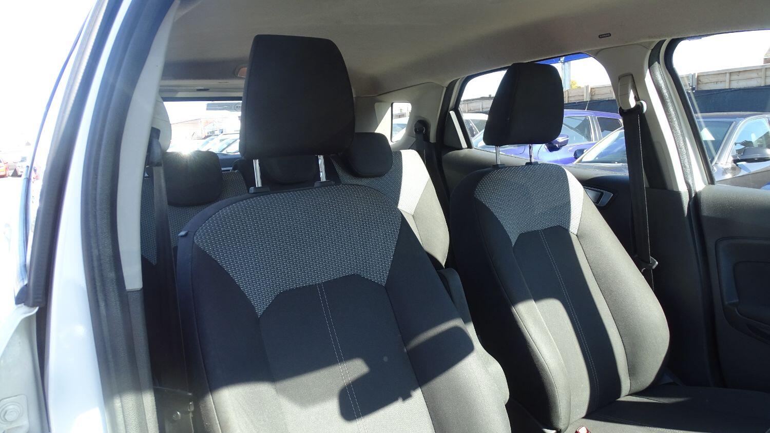 Used Ford Ecosport 2015 for sale - 76041076: Photo 19