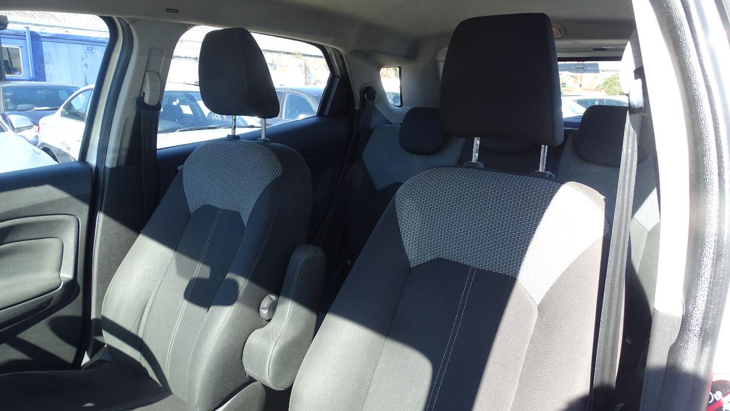 Used Ford Ecosport 2015 for sale - 76041076: Photo 28